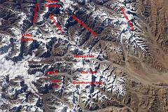 
Nasa has taken some excellent mountain photos over the years. This view spans Gauri Shankar, Menlungtse, Rongshar Valley, Labuche Kang, Tashi Lapcha pass, Gokyo, Cho Oyu (8201m), Gyachung Kang (7952m), Cho La.
